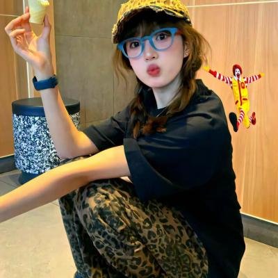 我有八个姐姐但是她们都是弟控